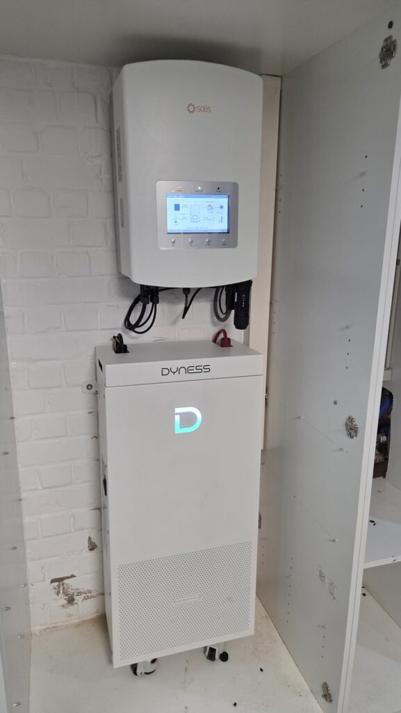 Zonnepanelen met 16 kWh thuisbatterij in Machelen