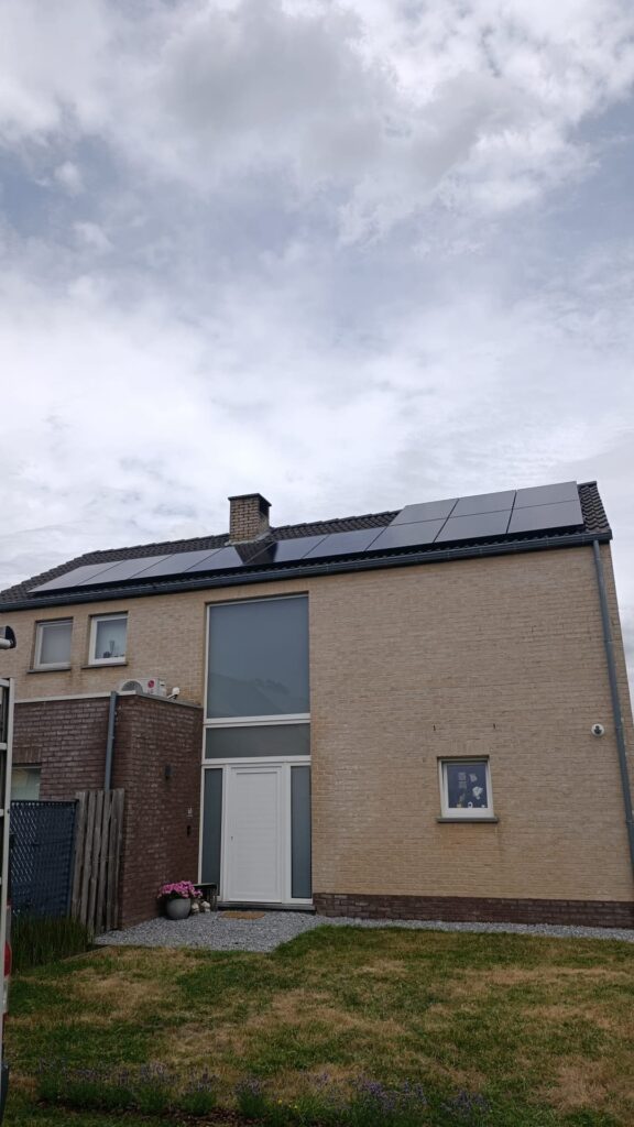 Zonnepanelen en 16 kWh thuisbatterij in Diepenbeek