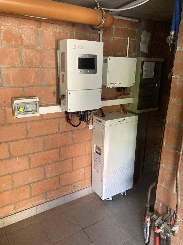 Thuisbatterij van 16 kWh bij bestaande zonnepanelen in Boom