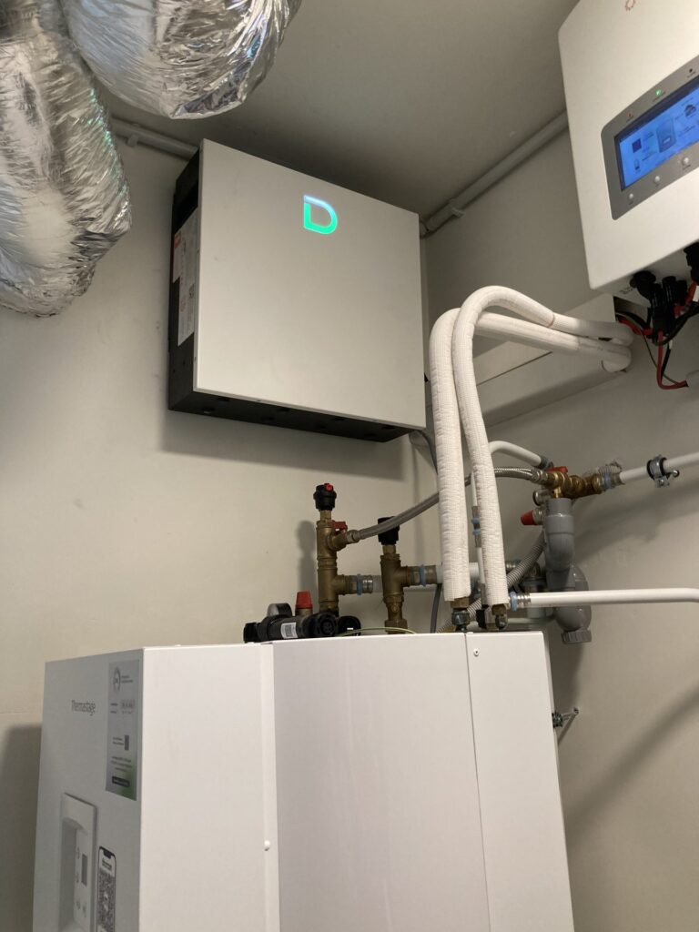 Hybride omvormer en thuisbatterij in een appartement in Lier