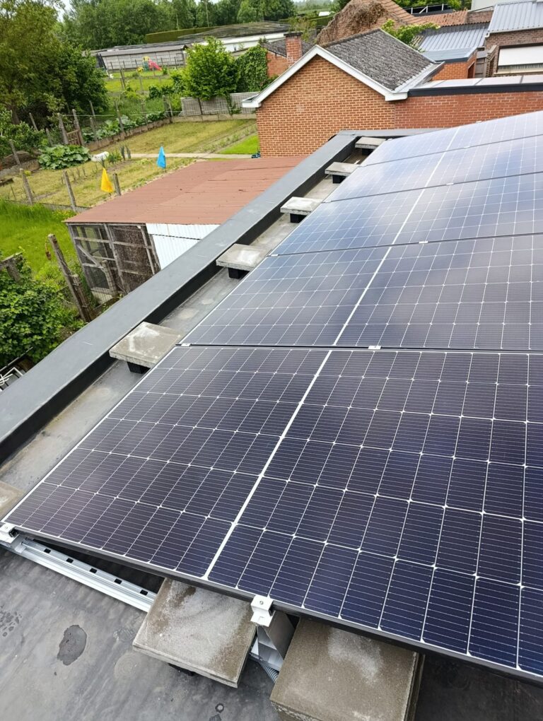 16 zonnepanelen met driefasige Growatt-omvormer in Kortenaken