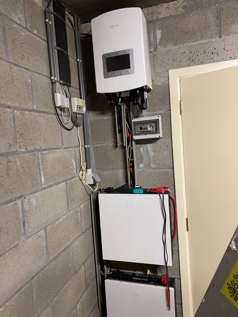 Thuisbatterij van 10 kWh bij zonnepanelen van 5 kWp in Maaseik