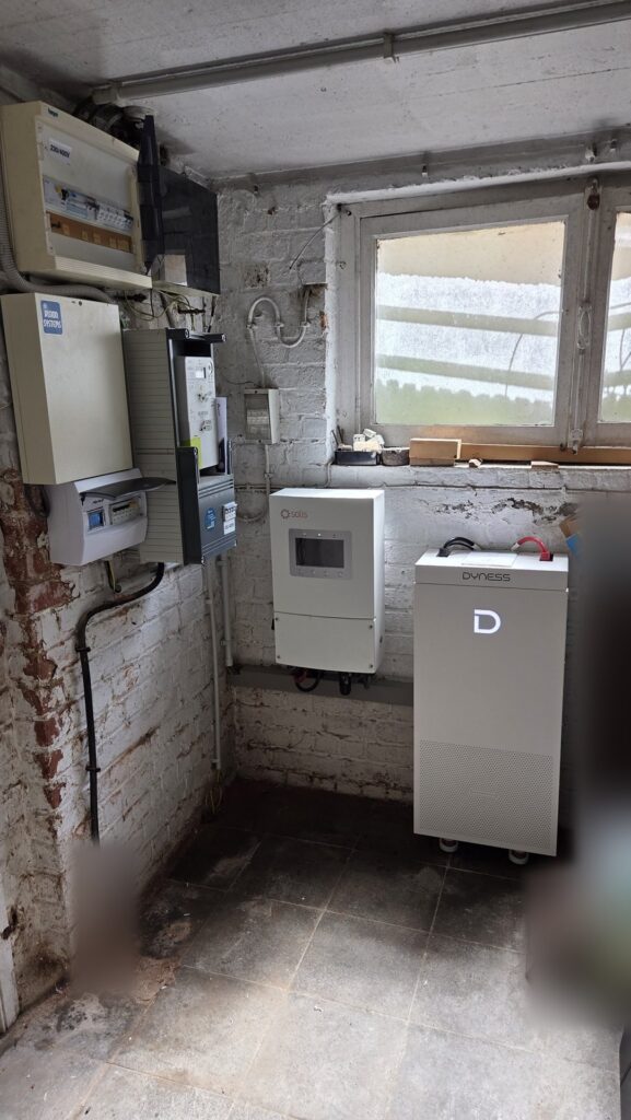 Zonnepanelen en 16 kWh thuisbatterij in Wezembeek-Oppem