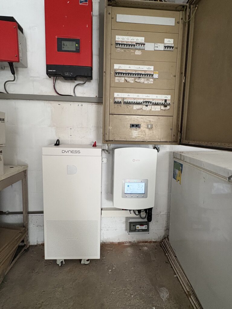 Thuisbatterij bij bestaande zonnepanelen in Hulshout – foto 2