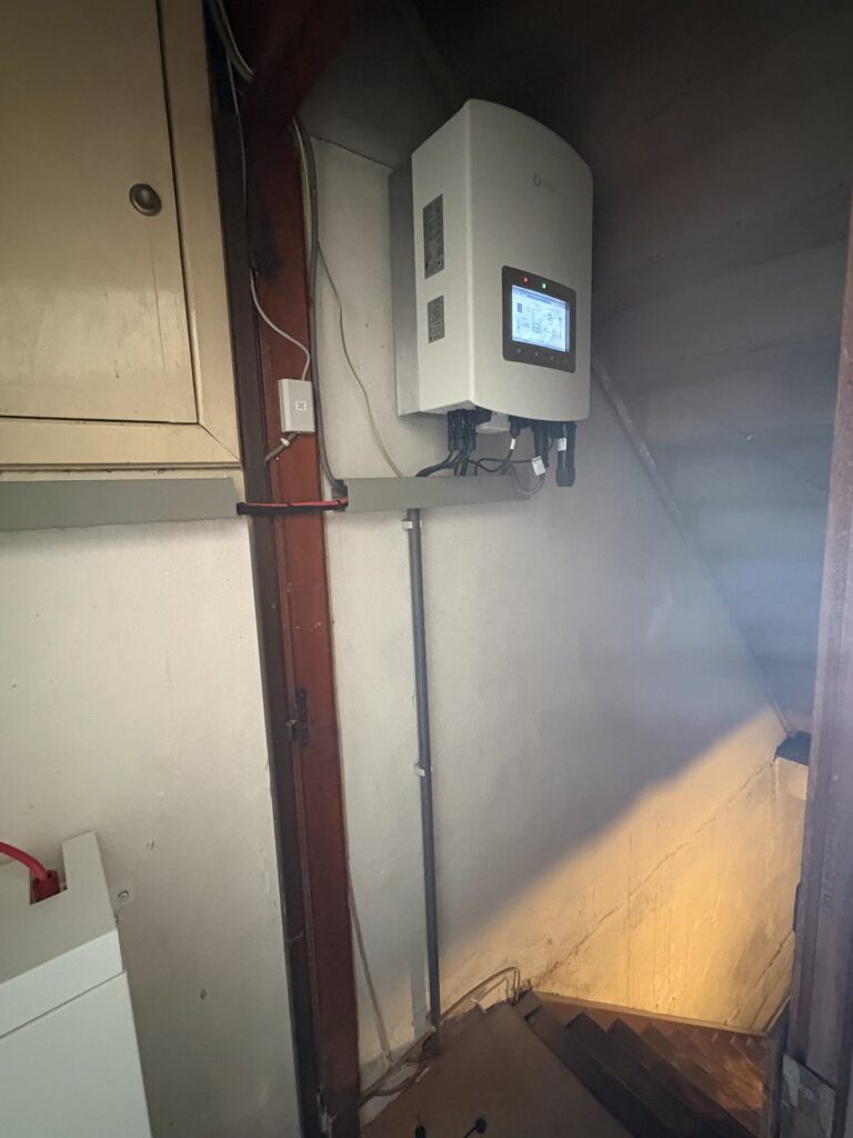 Thuisbatterij van 16 kWh bij bestaande zonnepanelen in Heusden-Zolder – foto 2