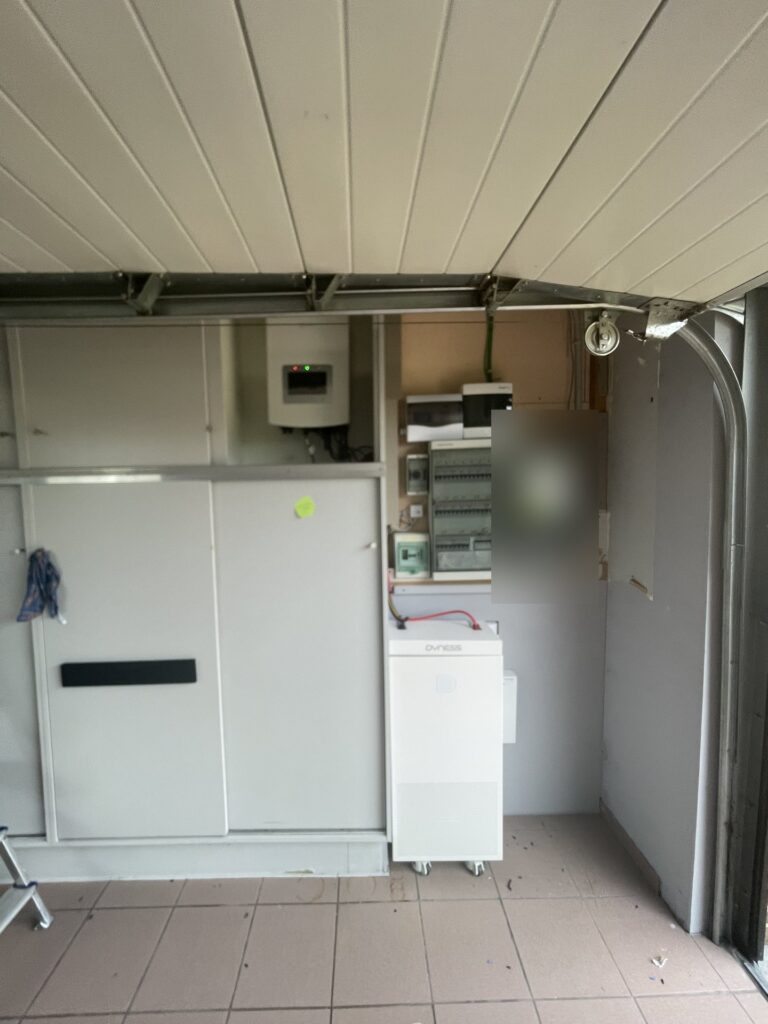 AC-gekoppelde thuisbatterij van 16 kWh in Maaseik – foto 2
