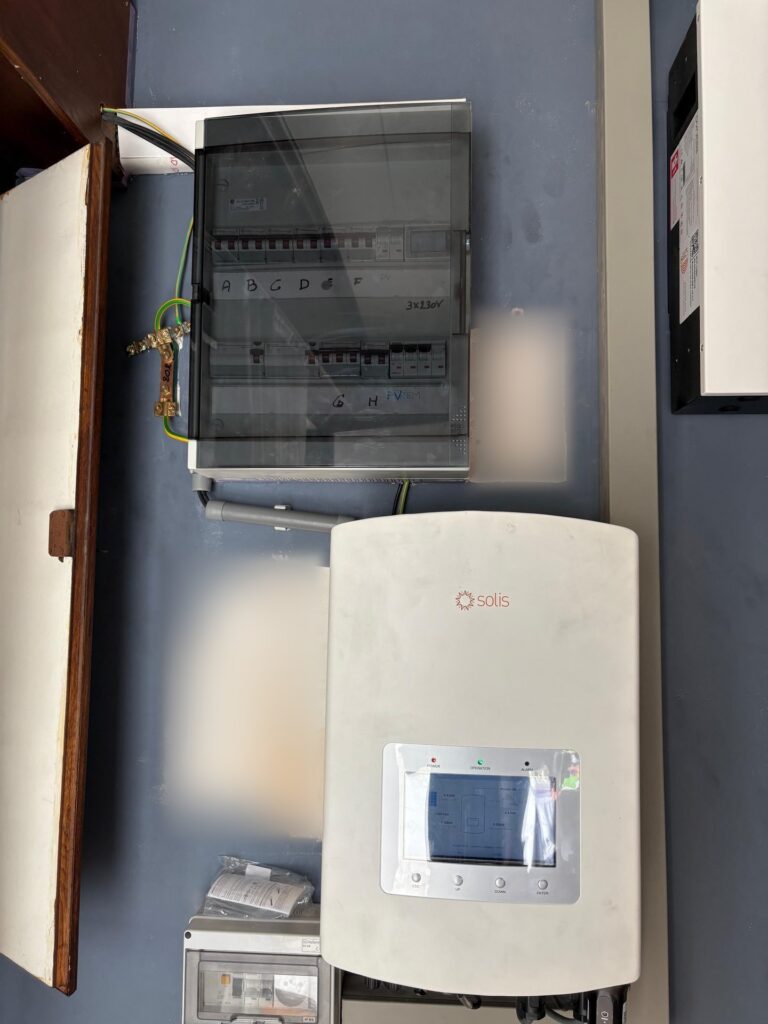 Thuisbatterij van 10 kWh bij zonnepanelen van 3,5 kWp in Zelzate – foto 2