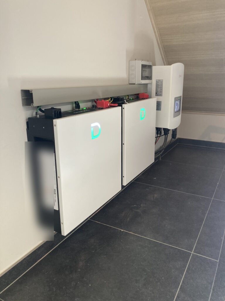 Thuisbatterij van 10,24 kWh met nieuwe omvormer in Aalst