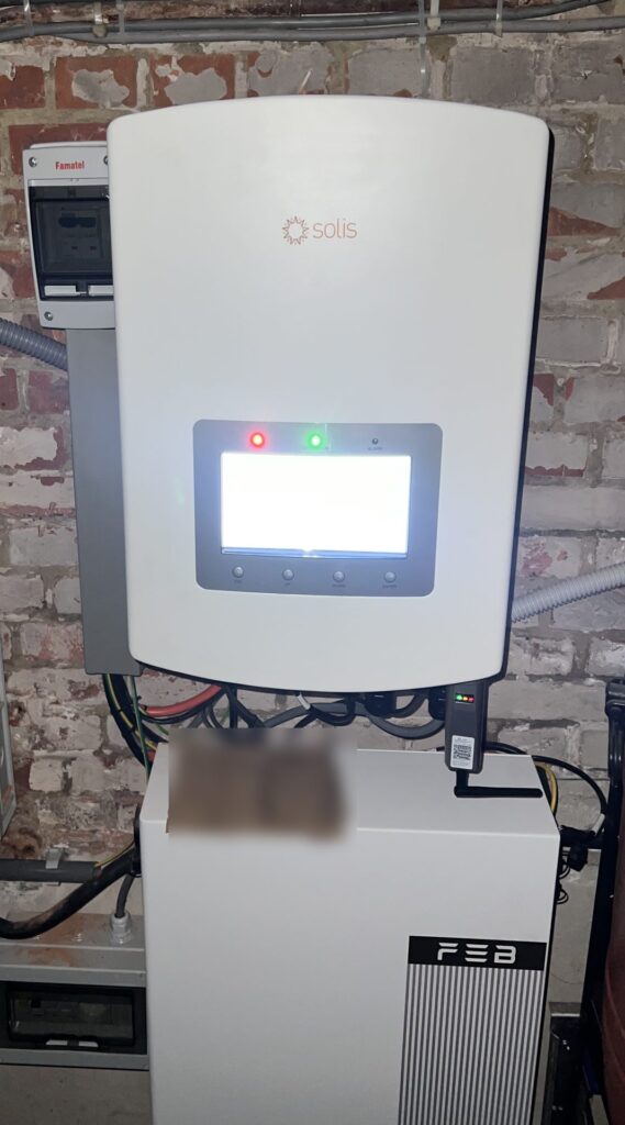 Nieuwe omvormer en thuisbatterij van 5,12 kWh in Antwerpen