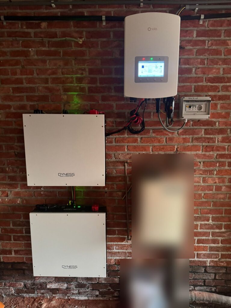 Nieuwe omvormer en thuisbatterij van 10,24 kWh in Berlare