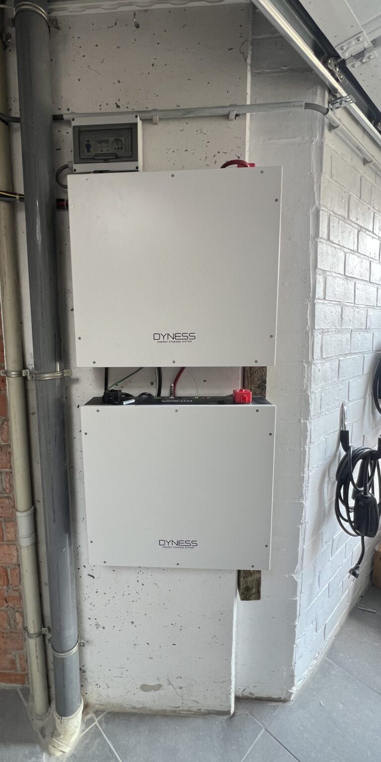Nieuwe omvormer en thuisbatterij van 10,24 kWh in Beveren
