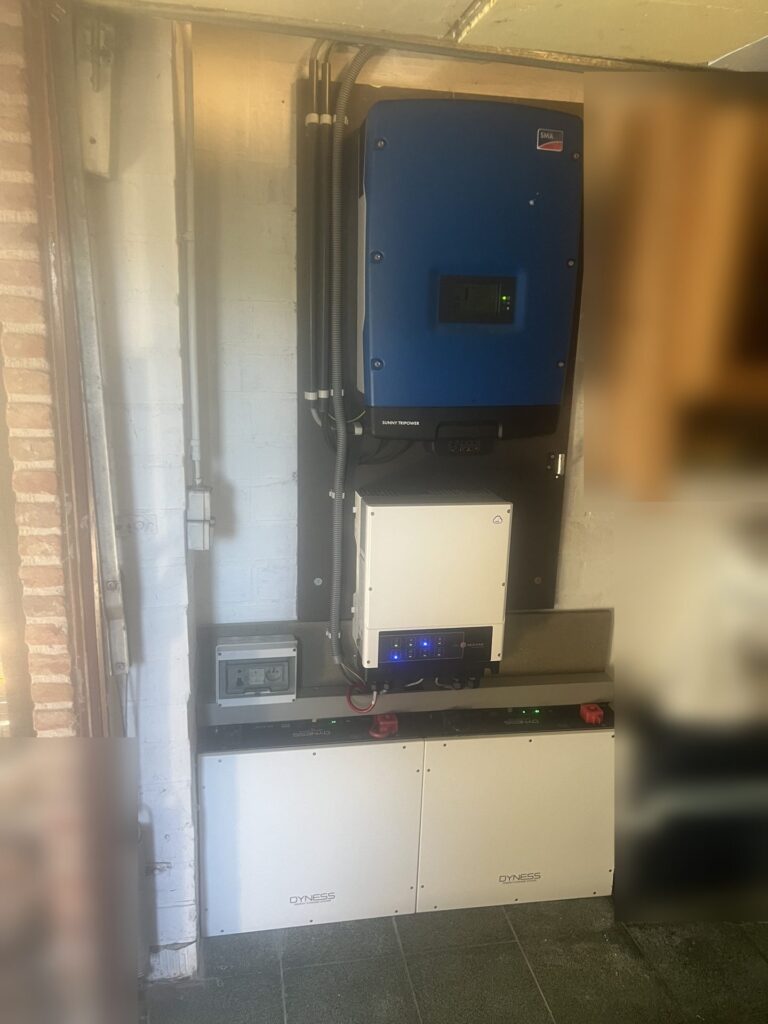 Thuisbatterij van 10,24 kWh bij bestaande zonnepanelen in Bierbeek