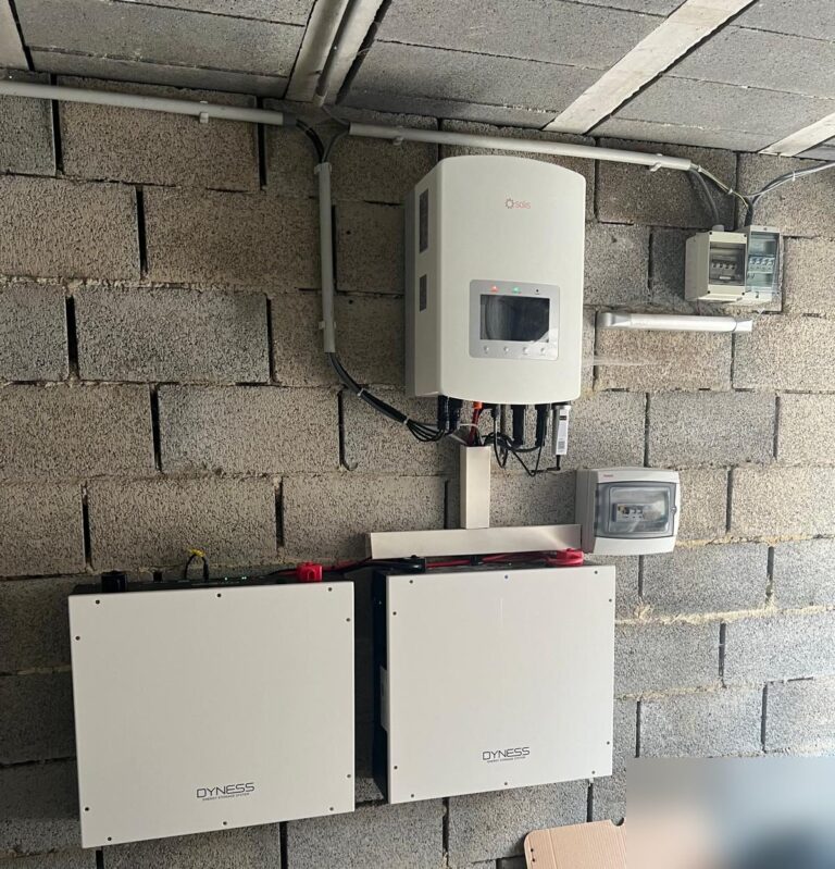 Nieuwe omvormer en thuisbatterij van 10,24 kWh in Hoeselt