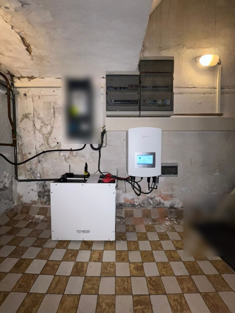 Nieuwe omvormer en thuisbatterij van 10,24 kWh in Boom