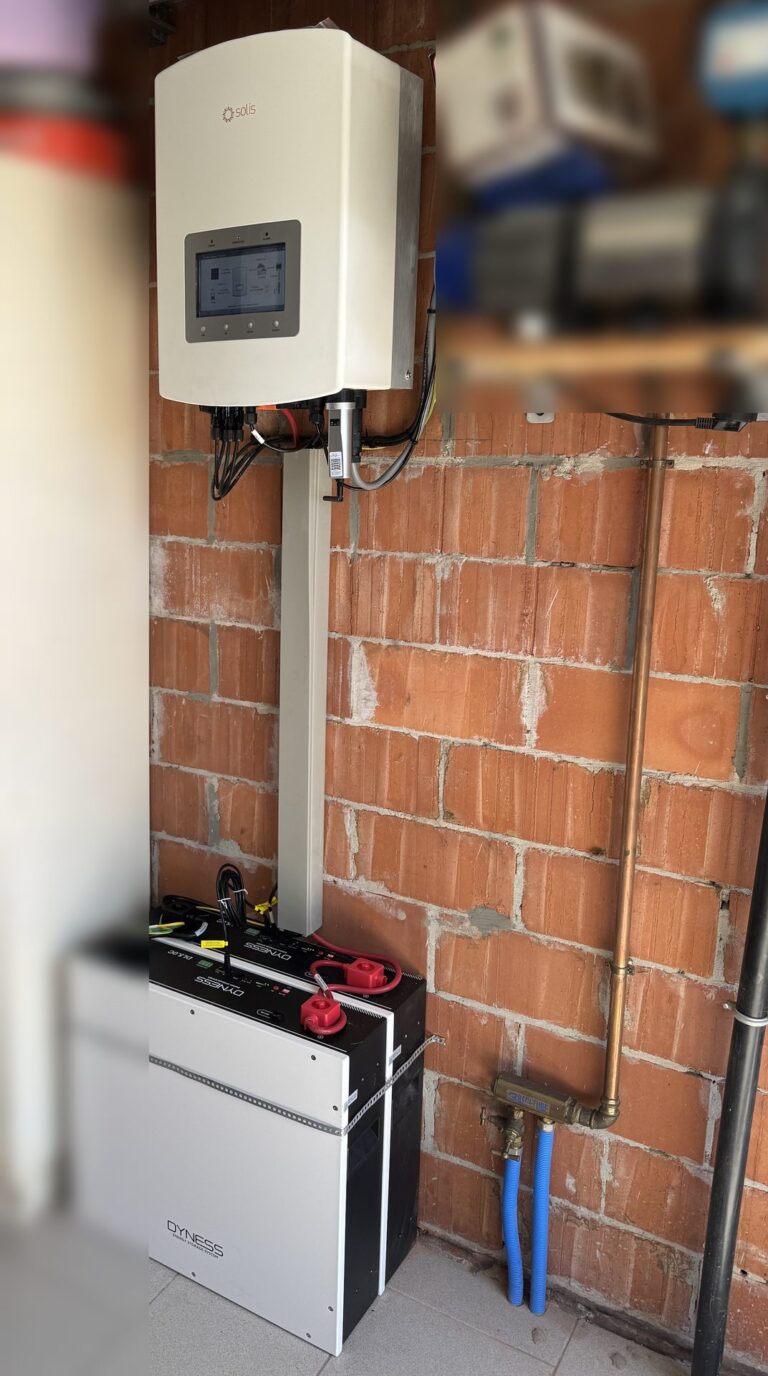 Nieuwe omvormer en thuisbatterij van 10,24 kWh in Boom