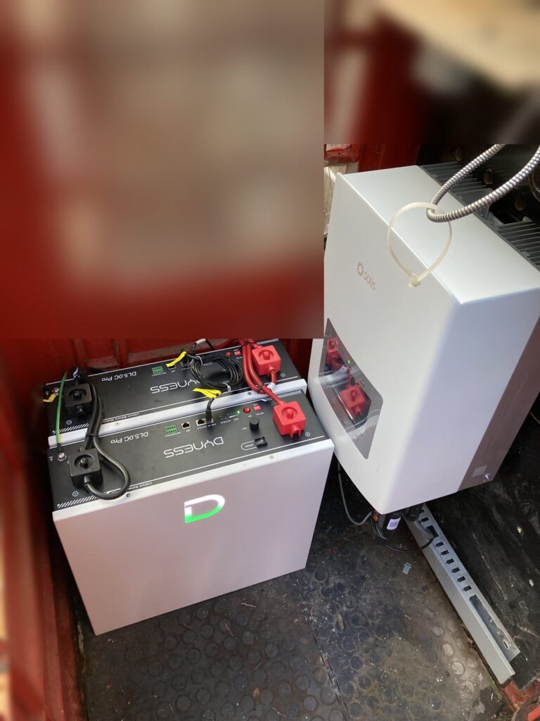 Thuisbatterij van 10,24 kWh met nieuwe omvormer in Bornem