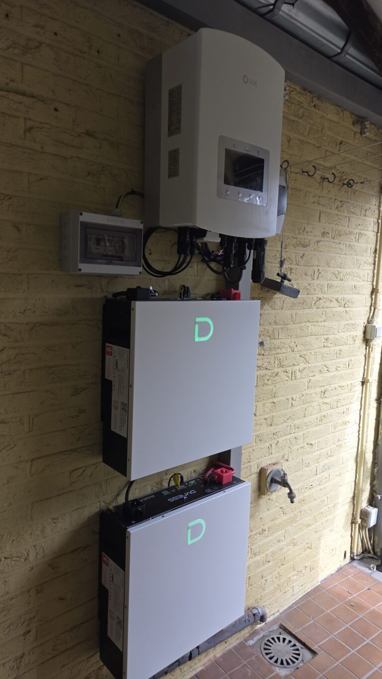 Thuisbatterij van 10,24 kWh met Solis-omvormer in Bree – foto 2