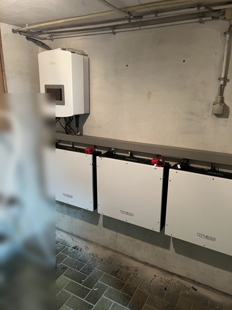 Nieuwe omvormer en thuisbatterij van 15,36 kWh in Diepenbeek