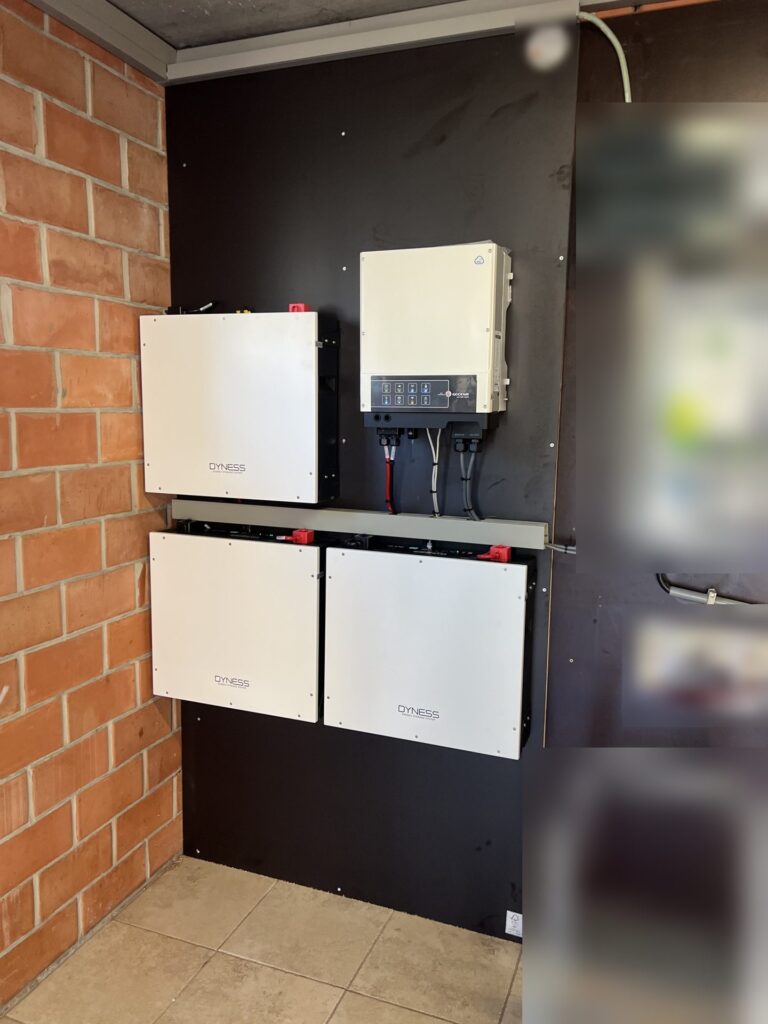 Thuisbatterij van 15,36 kWh bij bestaande zonnepanelen in Diest