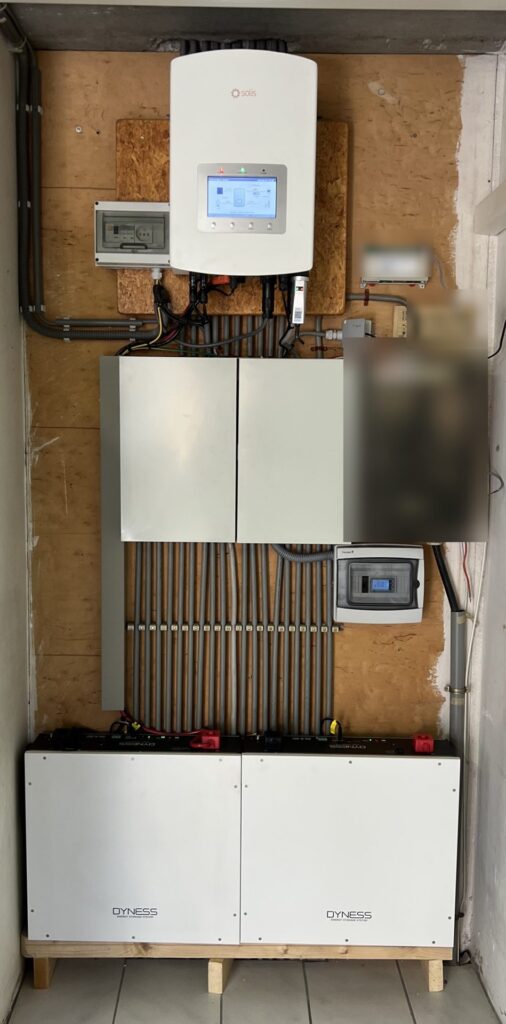 Nieuwe omvormer en thuisbatterij van 10,24 kWh in Dilsen-Stokkem