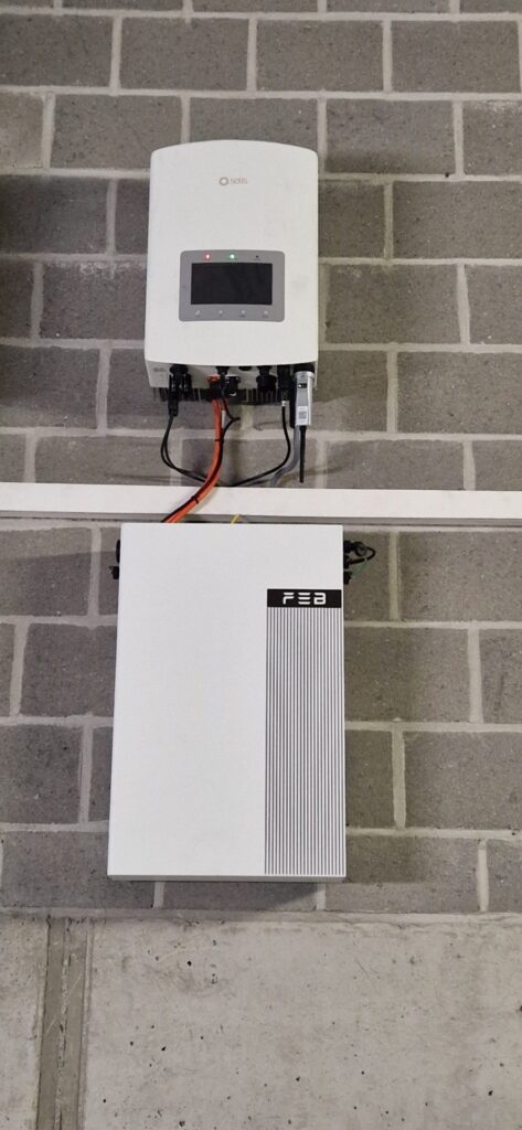 Nieuwe omvormer en thuisbatterij van 5,12 kWh in Duffel