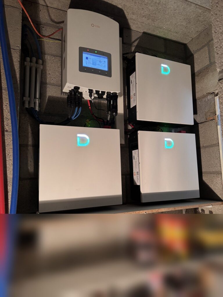 Thuisbatterij van 15,36 kWh met nieuwe omvormer in Genk