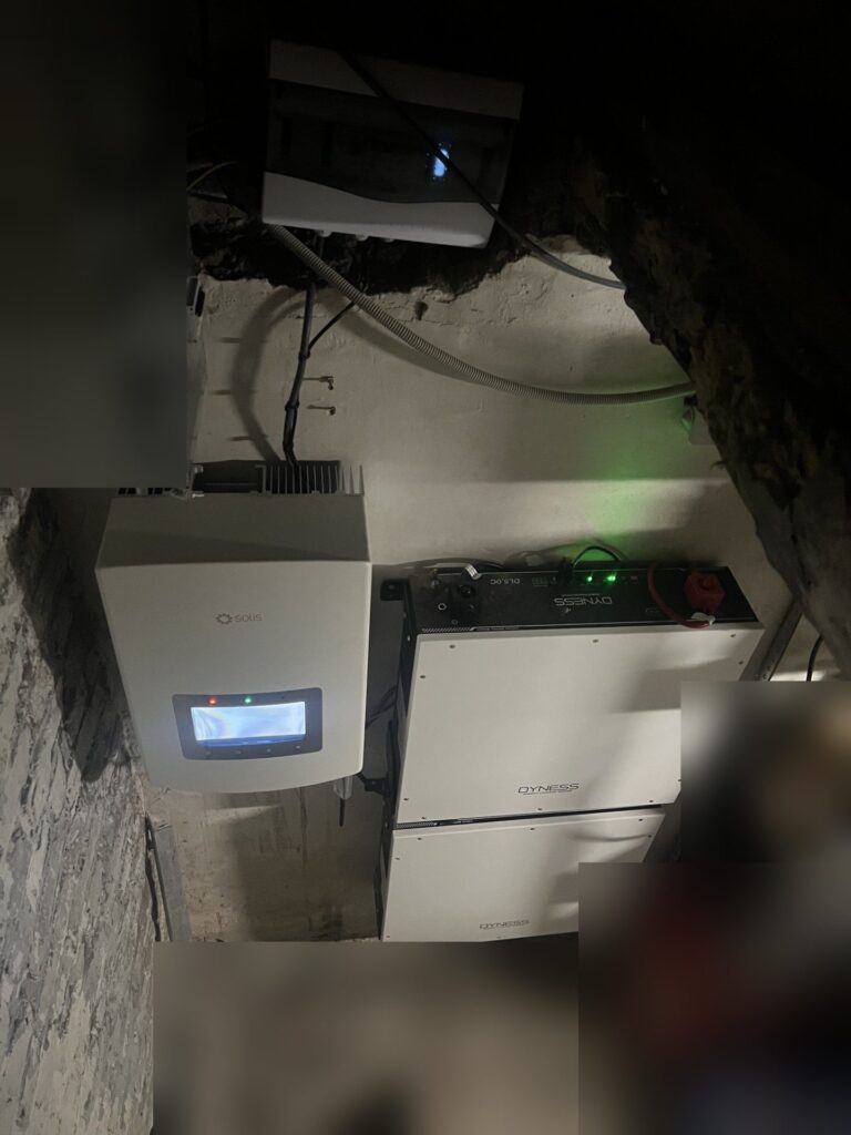 Nieuwe omvormer en thuisbatterij van 10,24 kWh in Genk