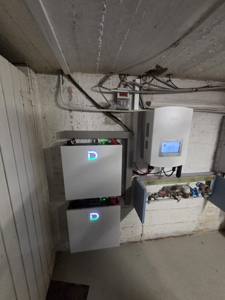 Thuisbatterij van 10,24 kWh met nieuwe omvormer in Genk