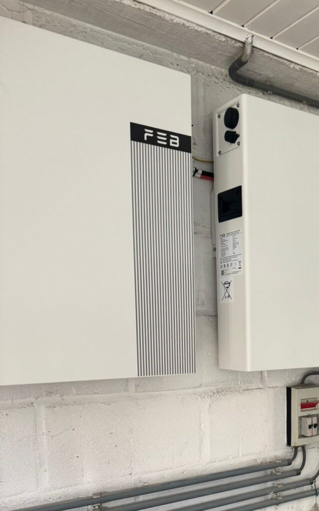 Nieuwe omvormer en thuisbatterij van 10,24 kWh in Genk