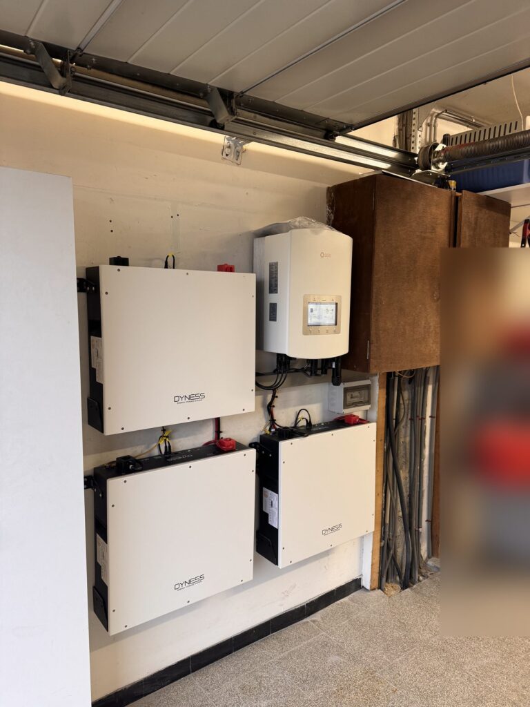 Zonnepanelen met thuisbatterij van 15,36 kWh in Genk – foto 2