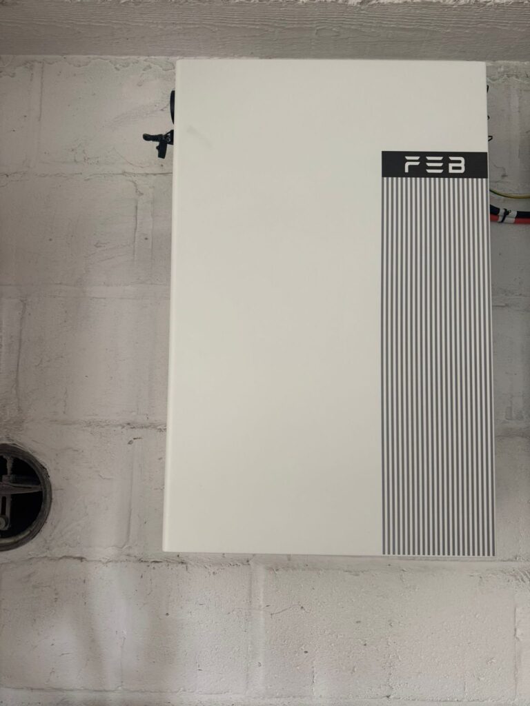 Nieuwe omvormer en thuisbatterij van 10,24 kWh in Genk – foto 2