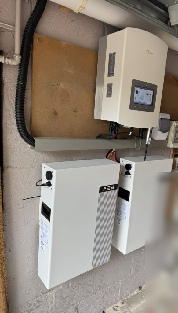 Nieuwe omvormer en thuisbatterij van 10,24 kWh in Haacht