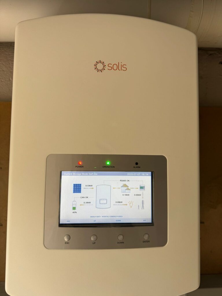 Nieuwe omvormer en thuisbatterij van 10,24 kWh in Haacht – foto 2