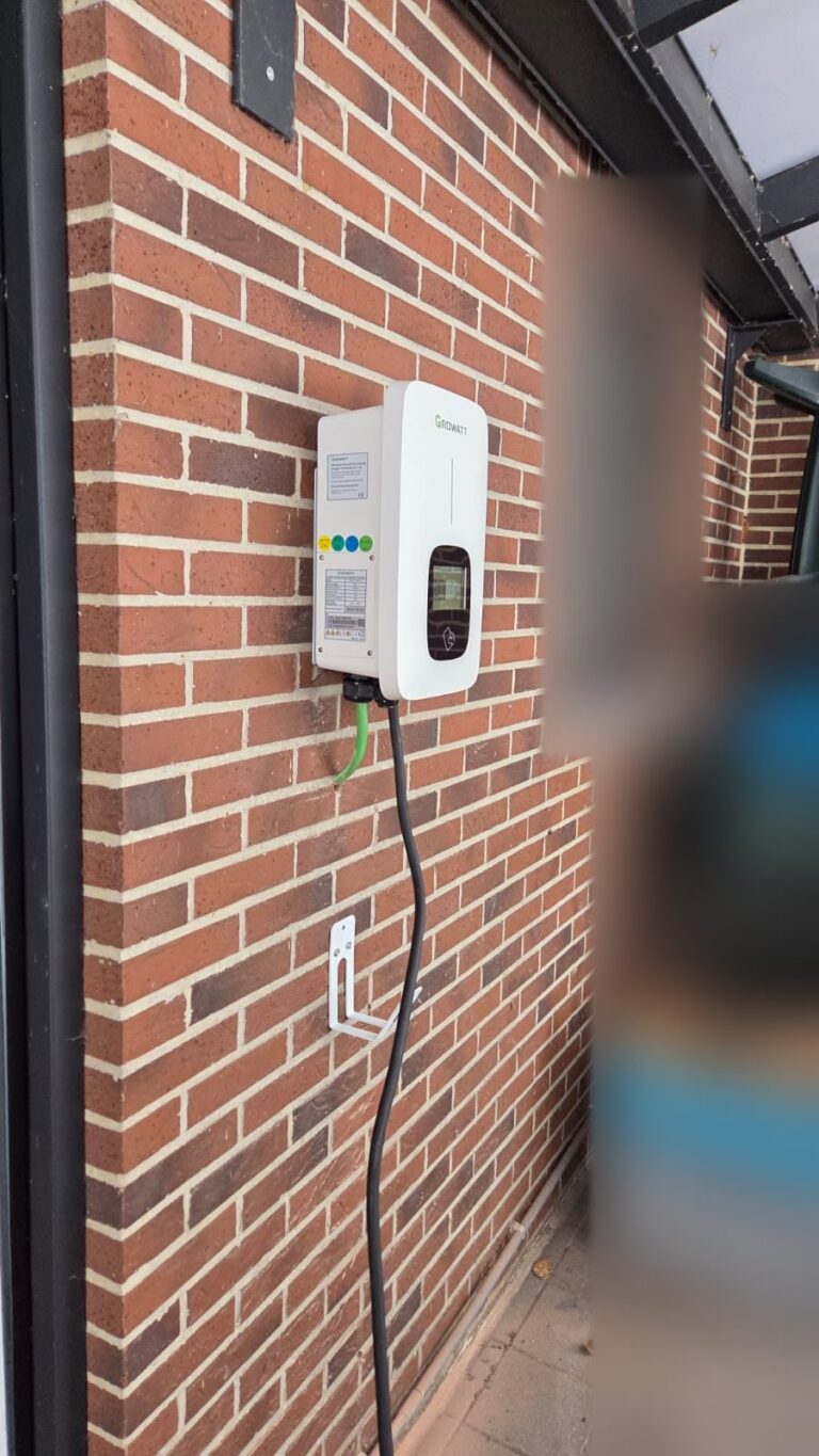 Thuisbatterij van 15,36 kWh en laadpaal in Halen – foto 2
