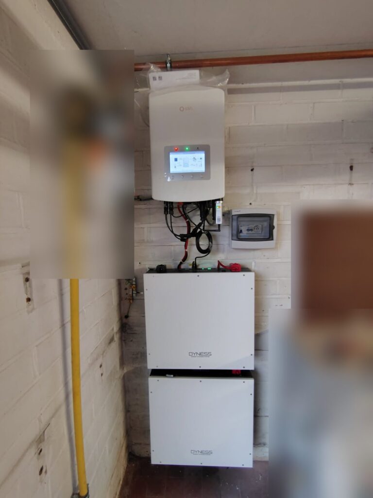 Nieuwe omvormer en thuisbatterij van 10,24 kWh in Hechtel-Eksel