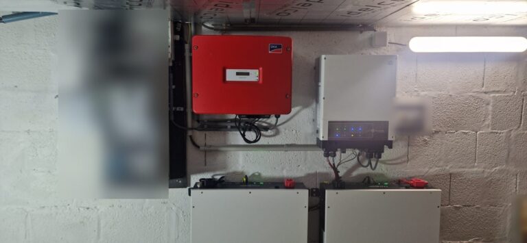 Thuisbatterij van 10,24 kWh bij bestaande zonnepanelen in Huldenberg