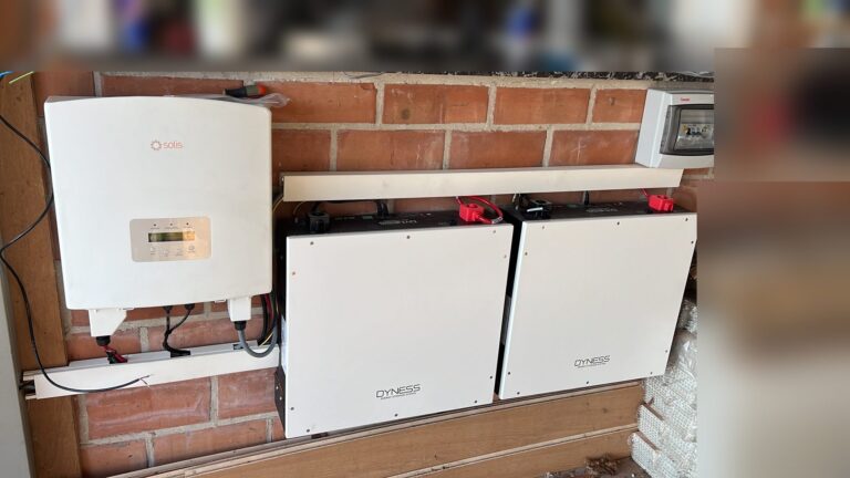 AC-gekoppelde thuisbatterij van 10,24 kWh in Ichtegem