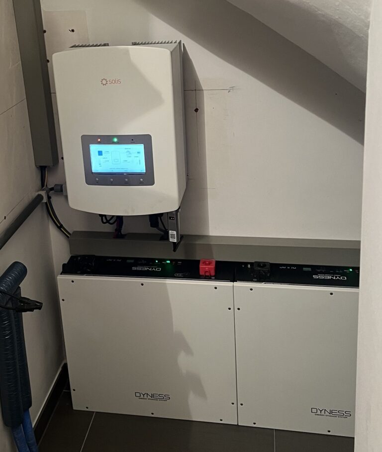 Nieuwe omvormer en thuisbatterij van 10,24 kWh in Kontich