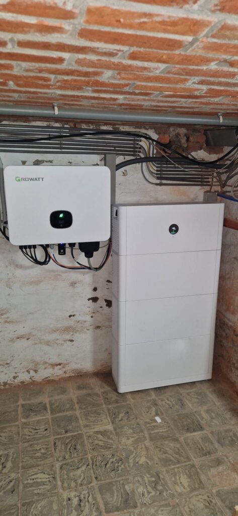 Nieuwe omvormer en thuisbatterij van 15 kWh in Laakdal
