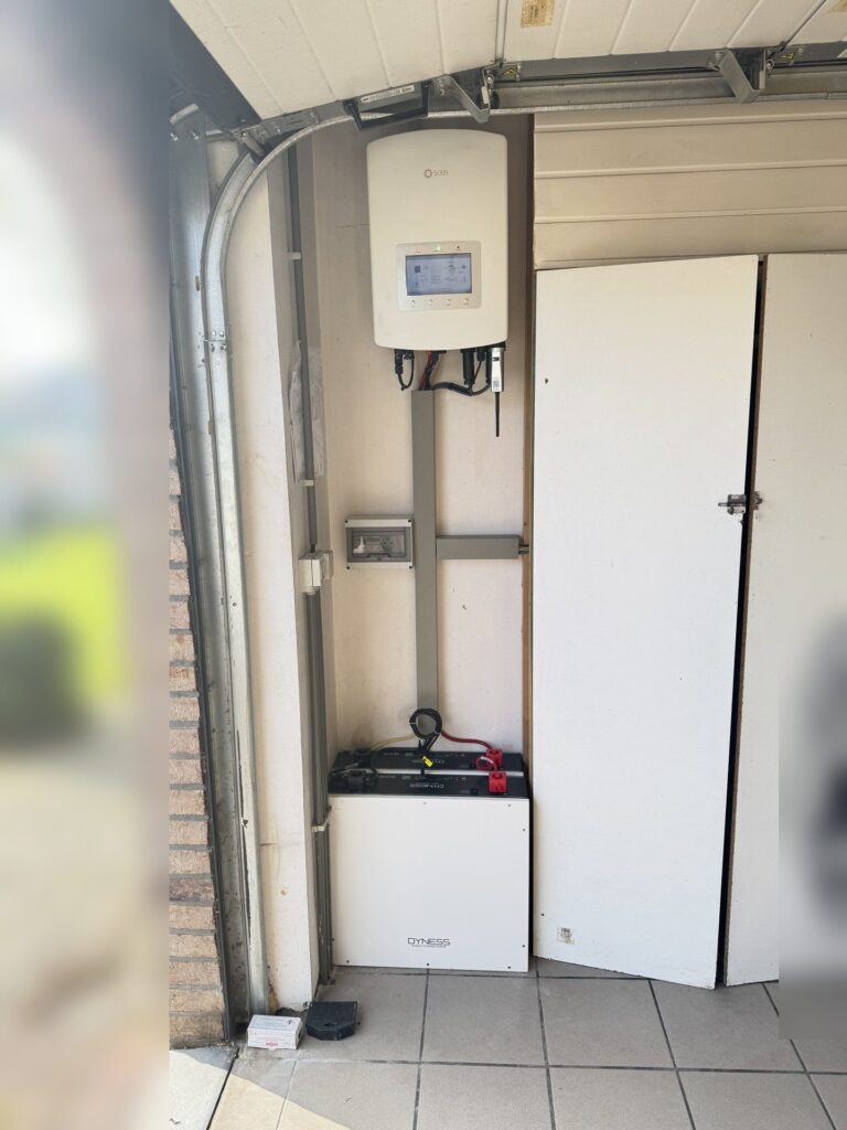 Nieuwe omvormer en thuisbatterij van 10,24 kWh in Lanaken