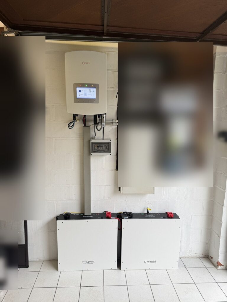 Nieuwe omvormer en thuisbatterij van 10,24 kWh in Leopoldsburg