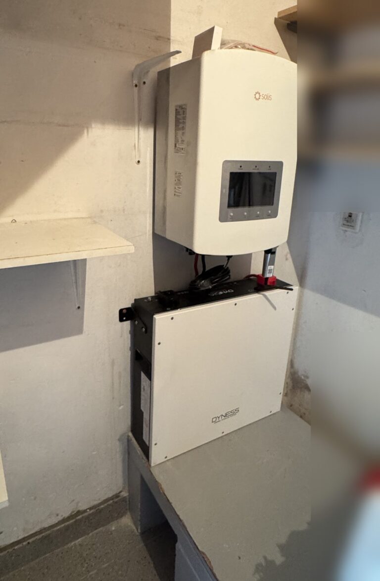 Nieuwe omvormer en thuisbatterij van 5,12 kWh in Lier