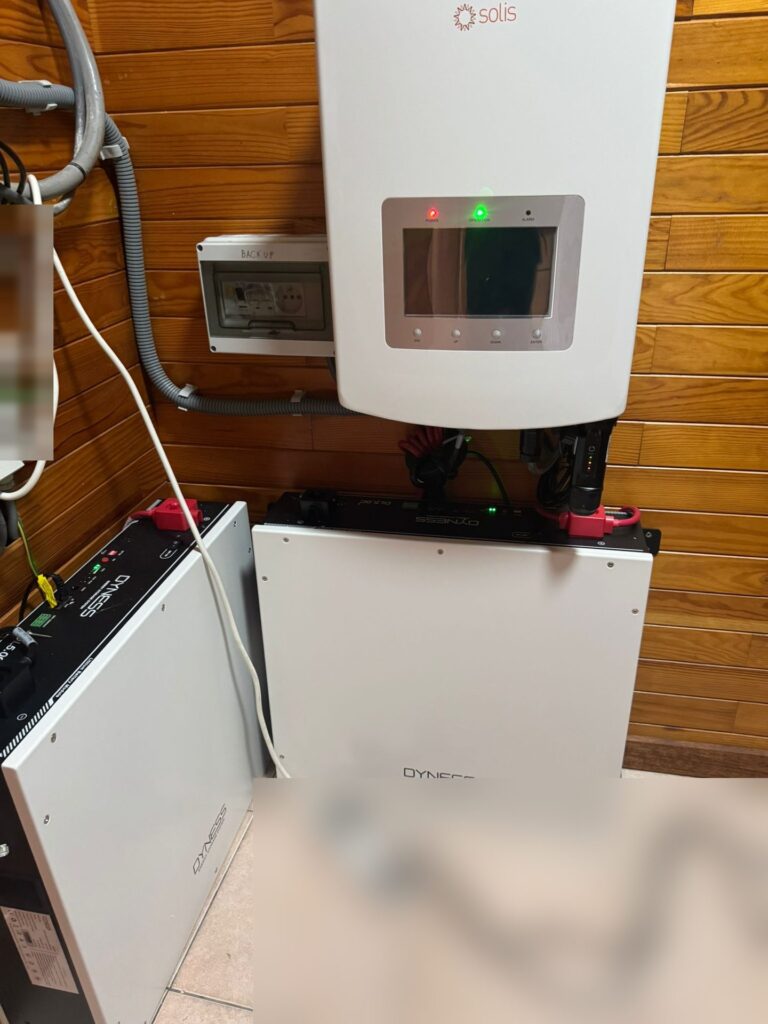 Nieuwe omvormer en thuisbatterij van 10,24 kWh in Lierde