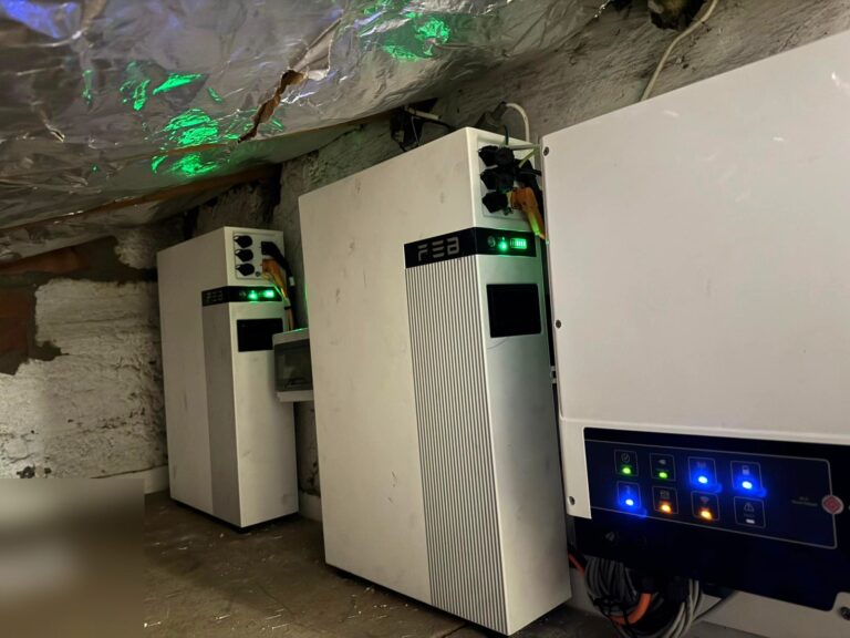 Thuisbatterij van 10,24 kWh op zolder in Lievegem