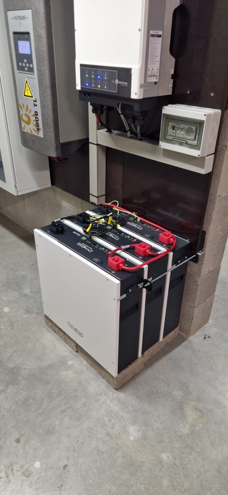 Thuisbatterij van 15,36 kWh en laadpaal in Lille