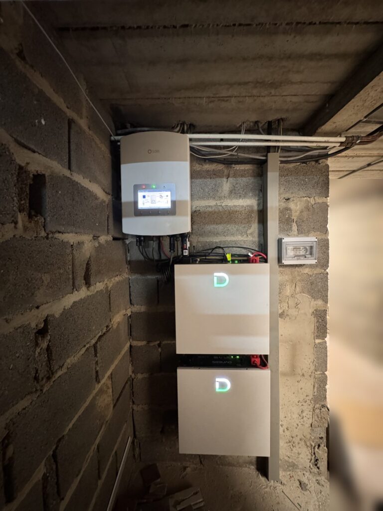 Zonnepanelen met thuisbatterij van 10,24 kWh in Maaseik
