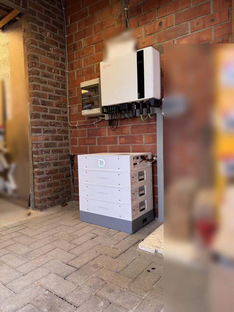Thuisbatterij van 15,36 kWh met nieuwe omvormer in Maaseik