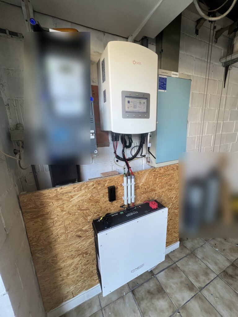 Nieuwe omvormer en thuisbatterij van 5,12 kWh in Mechelen