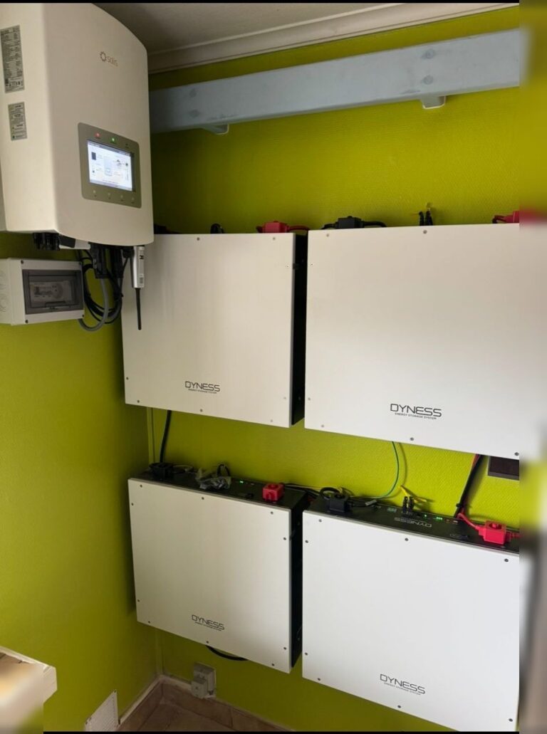Nieuwe omvormer en thuisbatterij van 20,48 kWh in Meise