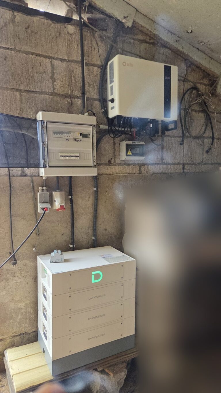 Thuisbatterij en hybride omvormer in Beerse – foto 2